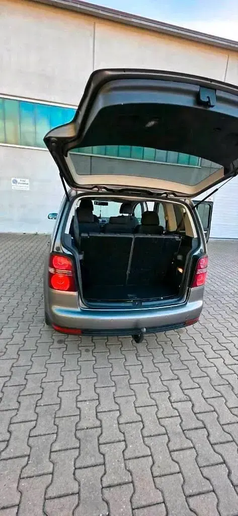 Gebraucht VW Touran 140 PS (102 kW) 2009 Grau Van / Kleinbus