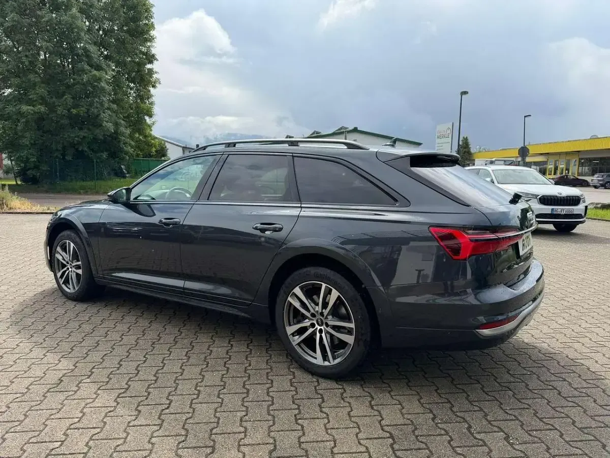 Gebraucht Audi A6 Allroad Basis 204 PS (150 kW) 2023 Grau Kombi