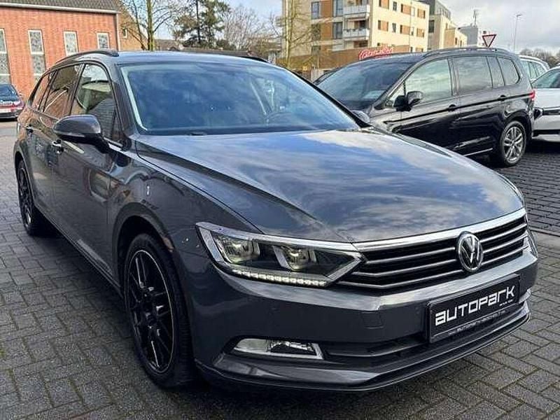 Gebraucht VW Passat Trendline 125 PS (91 kW) 2015 Grau Kombi