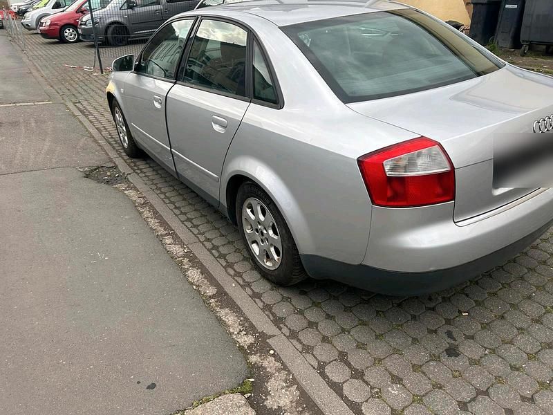 Gebraucht Audi A4 131 PS (96 kW) 2002 Silber Limousine