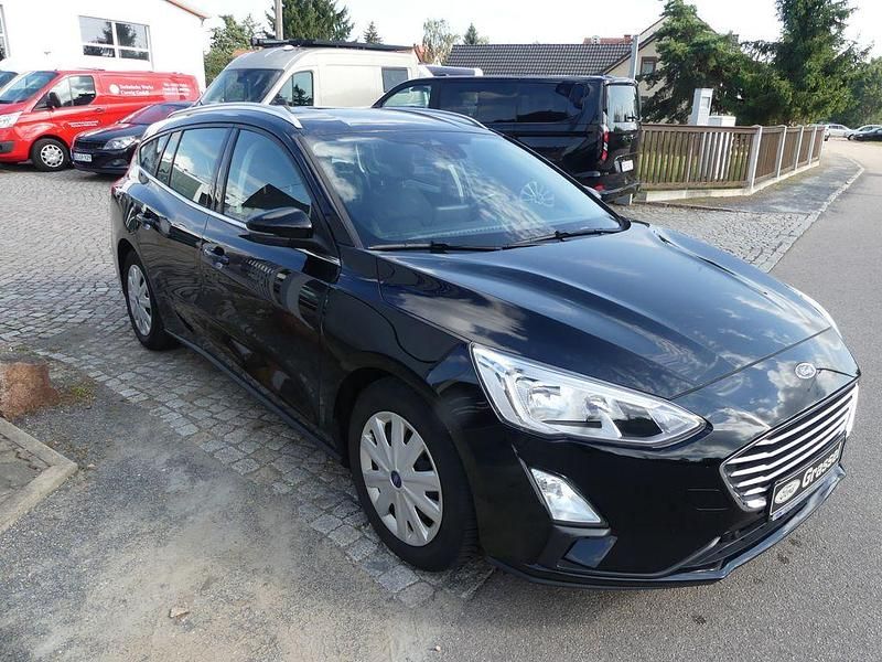 Gebraucht Ford Focus Cool & Connect 120 PS (88 kW) 2019 Schwarz Limousine