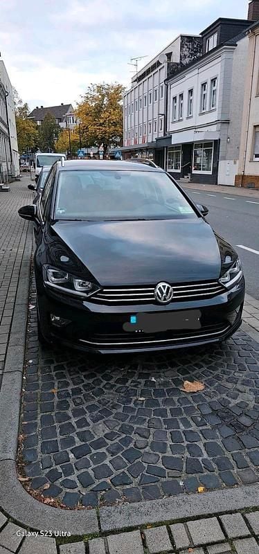 Schwarz Gebraucht 2015 VW Golf Sportsvan Van / Kleinbus | 10.800 € (Guter Preis) - Bild 1/4