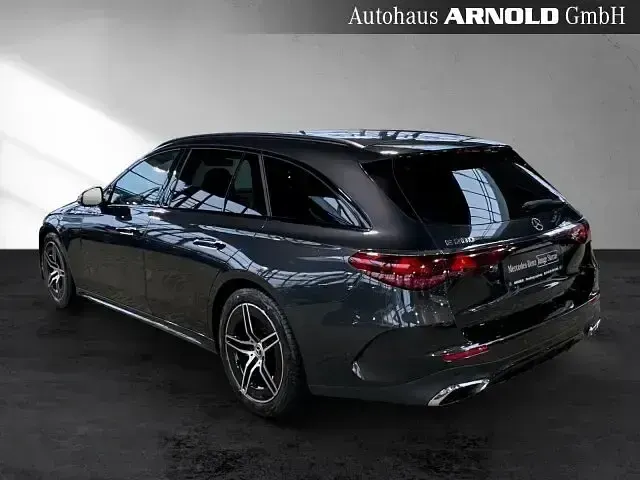 Usado Mercedes E200 AMG 204 CV (150 kW) 2024 Gris Familiar