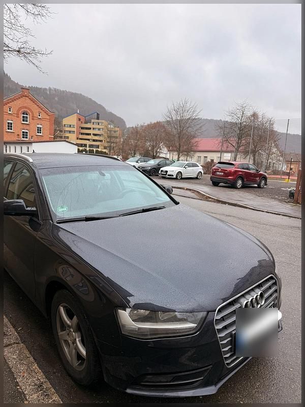 Gebraucht Audi A4 143 PS (105 kW) 2014 Blau Kombi