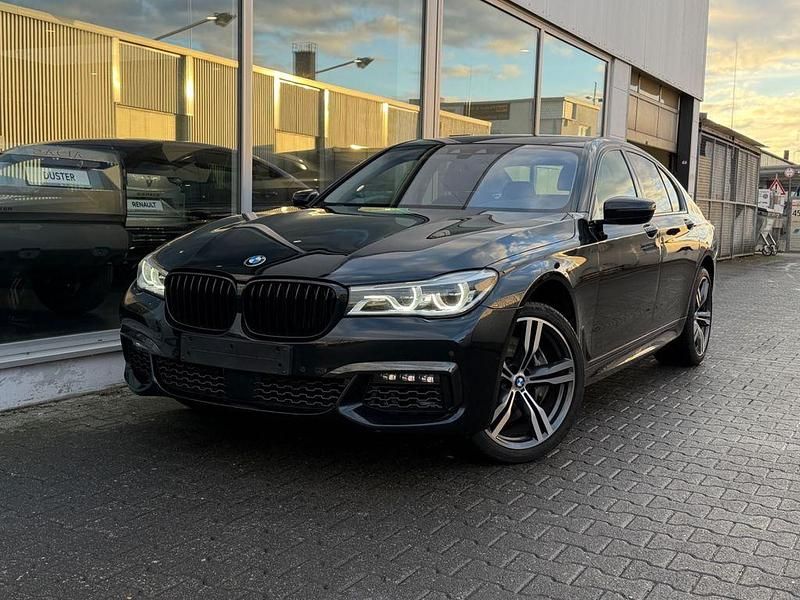 Schwarz Gebraucht 2016 BMW 750 M Sport Limousine | 20.899 € (Superpreis) - Bild 1/4