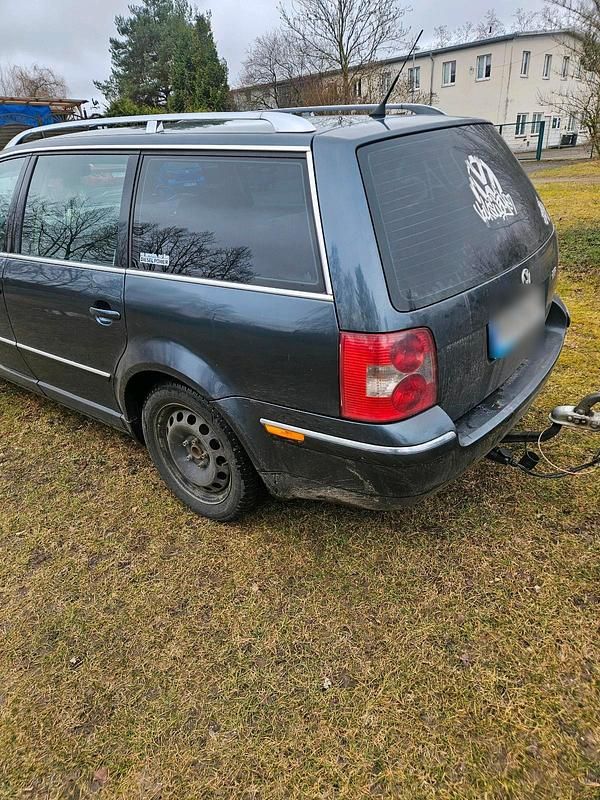 Gebraucht VW Passat 131 PS (96 kW) 2002 Grün Kombi