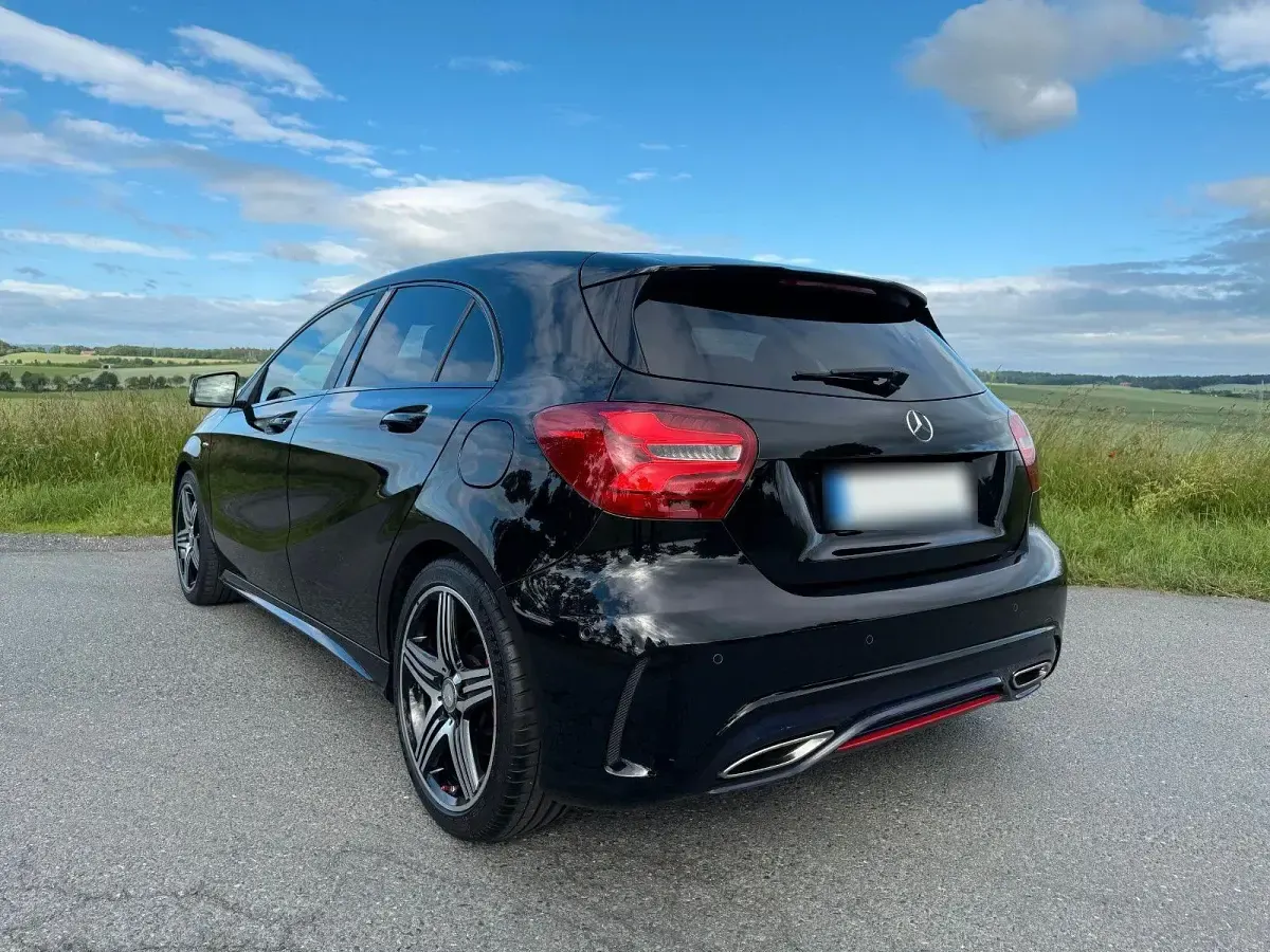 Gebraucht Mercedes A250 218 PS (160 kW) 2016 Schwarz Limousine