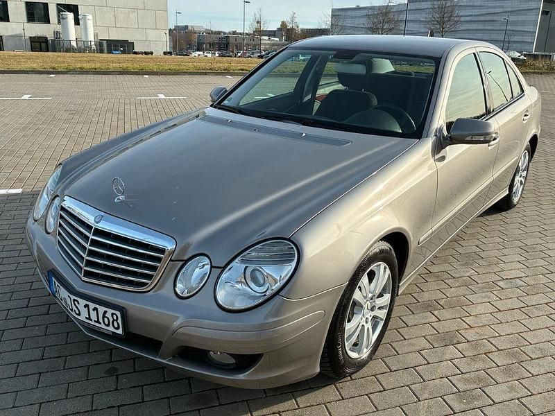 Grau Gebraucht 2006 Mercedes 200 Limousine | 8.450 € (Etwas zu teuer) - Bild 1/4