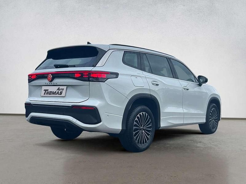 Gebraucht VW Tayron Life 193 PS (141 kW) 2025 Oryxweiß perlmutteffekt SUV