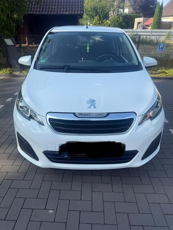 Weiß Gebraucht 2015 Peugeot 108 Kleinwagen | 4.200 € (Guter Preis) - Bild 1/4