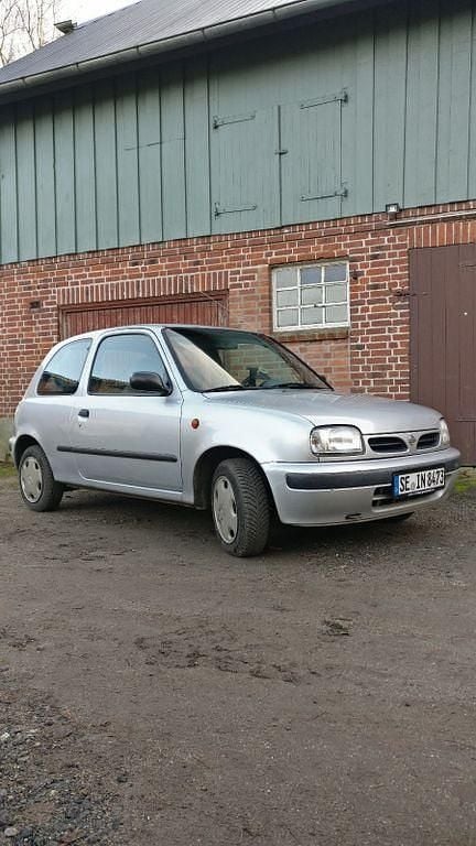 Gebraucht Nissan Micra 54 PS (39 kW) 1997 Silber Kleinwagen