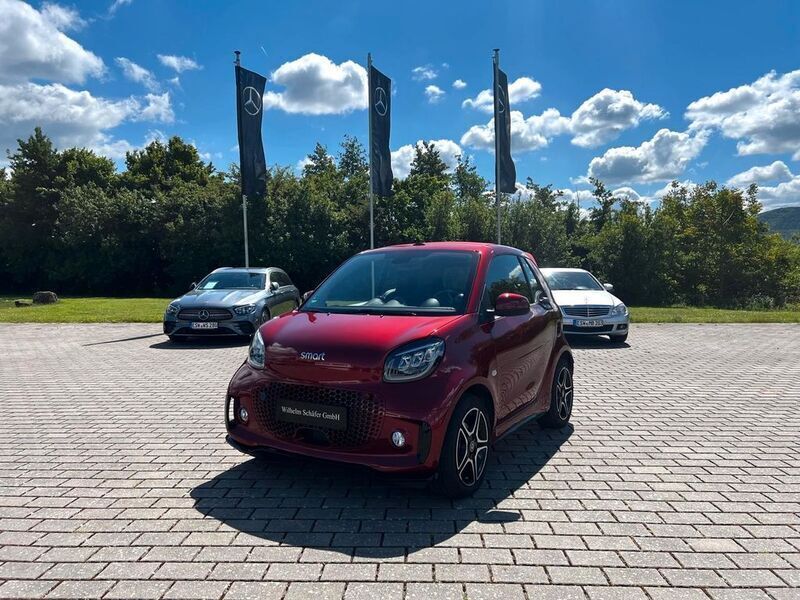 Rot Gebraucht 2021 Smart ForTwo Electric Drive Brabus Cabrio | 17.490 € (Etwas zu teuer) - Bild 1/4
