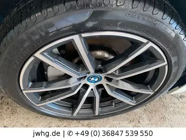 Używany BMW 330e Advantage 252 KM (185 kW) 2021 Biały Kombi