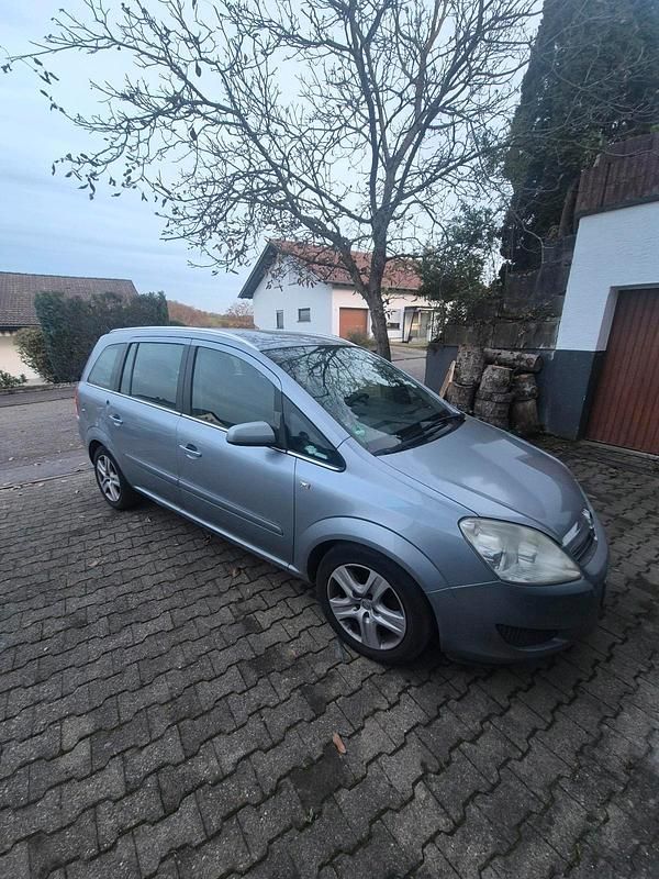 Grau Gebraucht 2009 Opel Zafira Limousine | 1.299 € (Fairer Preis) - Bild 1/4