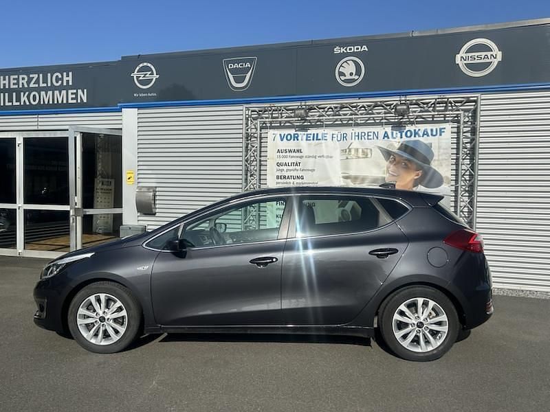 Gebraucht Kia Ceed DREAM-TEAM Edition 135 PS (99 kW) 2017 Metallic Kleinwagen