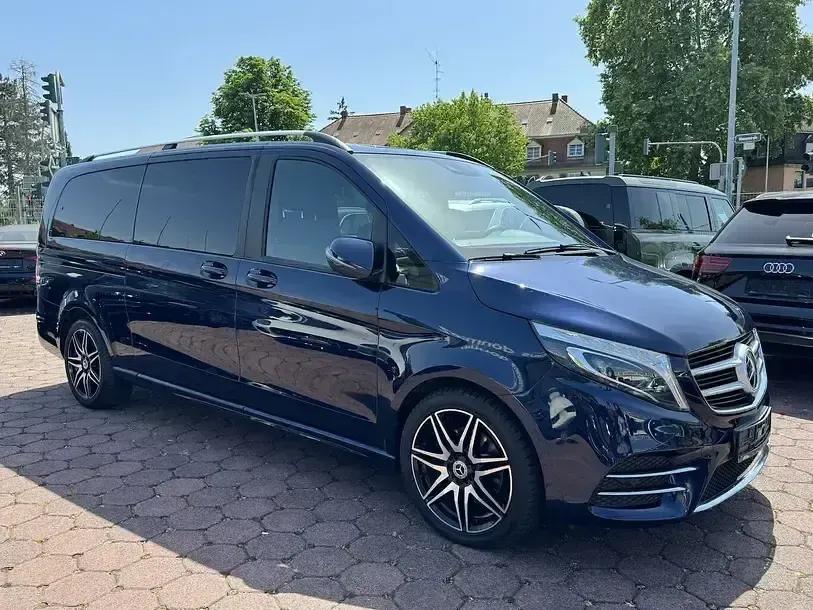 Gebraucht Mercedes V250 AMG 190 PS (139 kW) 2019 Blau Van / Kleinbus