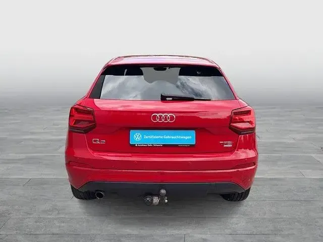 Gebraucht Audi Q2 Sport 116 PS (85 kW) 2017 Rot SUV
