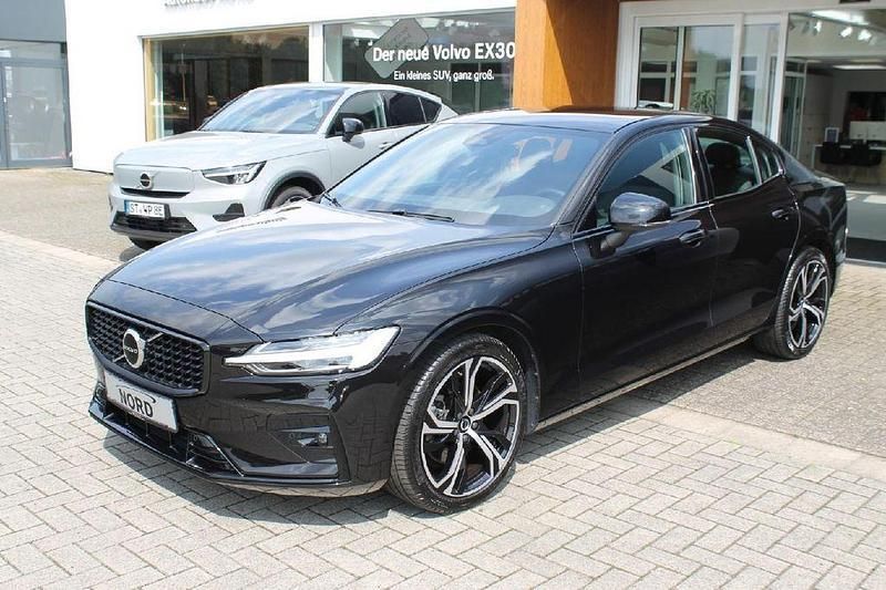 Schwarz Gebraucht 2023 Volvo S60 Plus Limousine | 32.950 € (Superpreis) - Bild 1/4