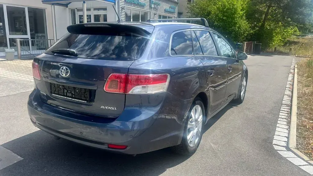 Gebraucht Toyota Avensis 150 PS (110 kW) 2011 Blau Limousine