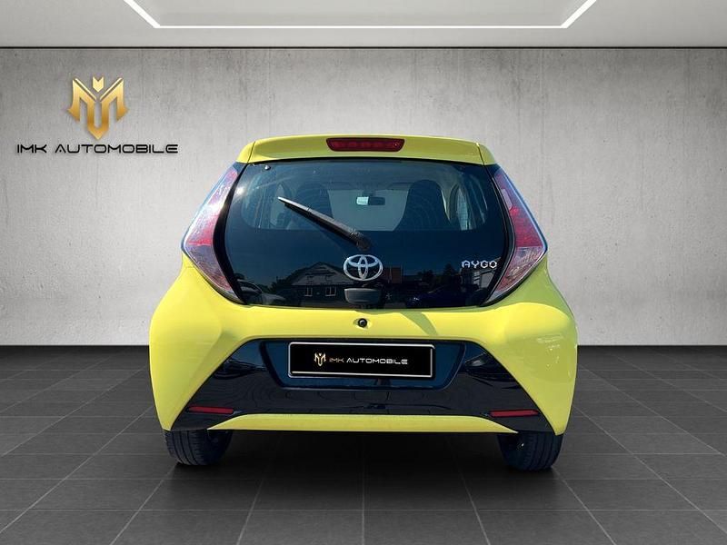 Gebraucht Toyota Aygo X-cite 69 PS (50 kW) 2017 Gelb Kleinwagen
