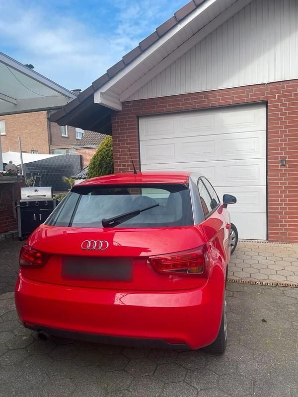 Gebraucht Audi A1 96 PS (70 kW) 2010 Rot Kleinwagen