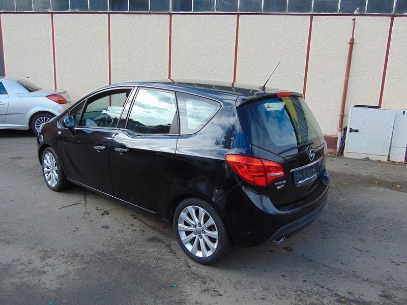 Gebraucht Opel Meriva Innovation 140 PS (102 kW) 2011 Schwarz Van / Kleinbus