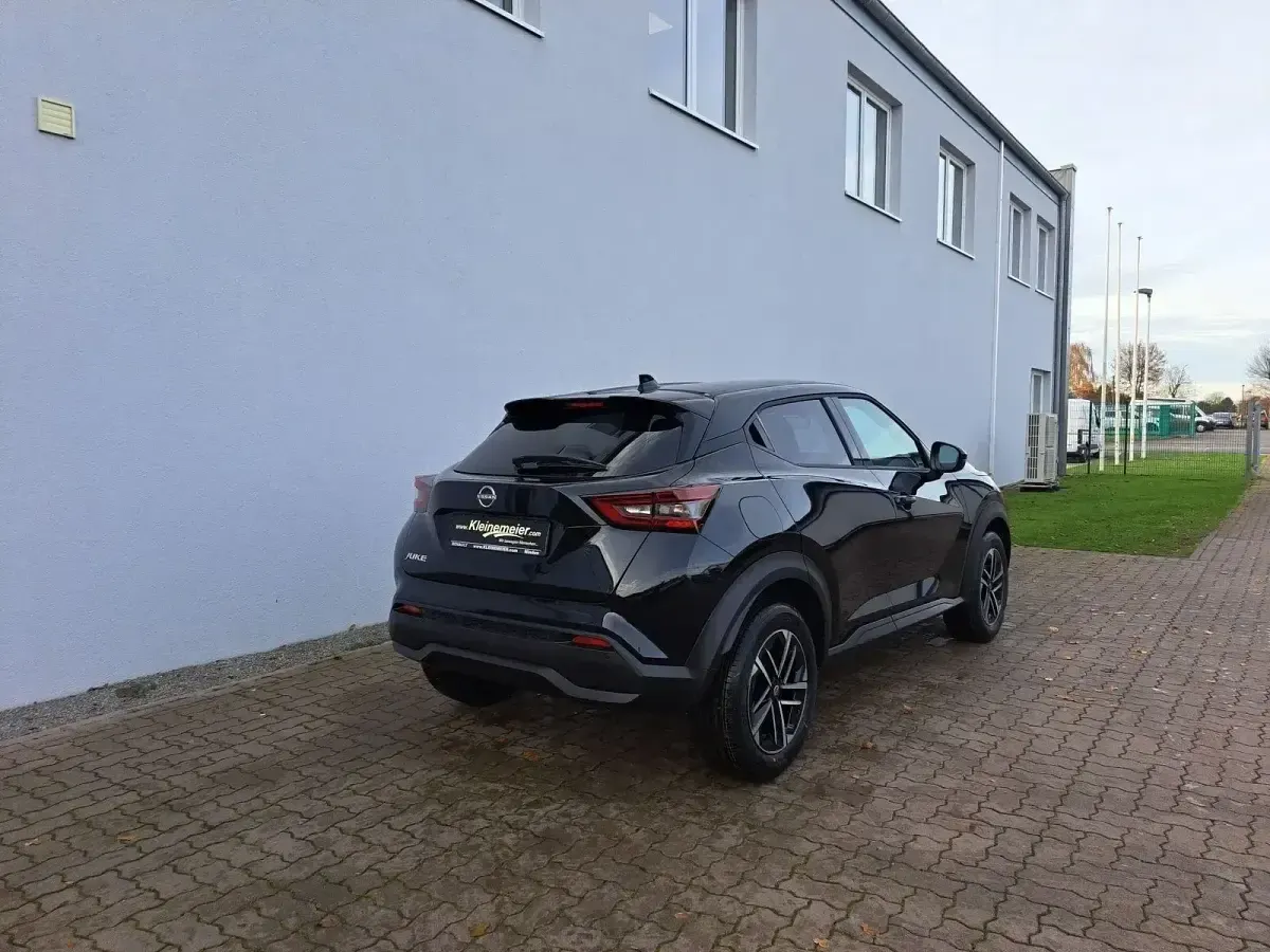 Neu Nissan Juke N-Connecta 84 PS (61 kW) 2026 Schwarz SUV
