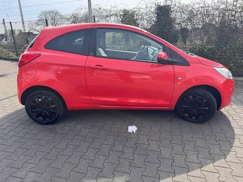 Gebraucht Ford Ka Titanium 69 PS (50 kW) 2009 Rot Kleinwagen