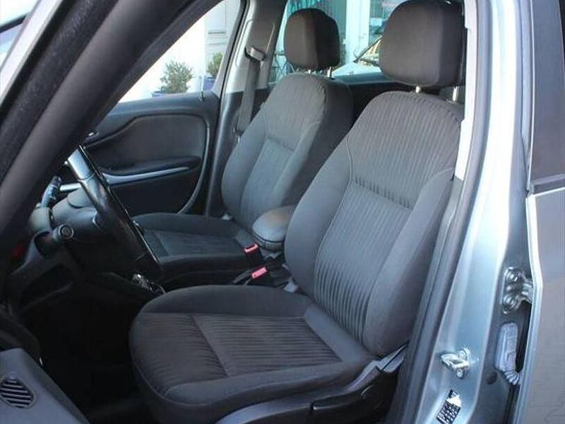 Gebraucht Opel Zafira Tourer Edition 131 PS (96 kW) 2011 Grau Van / Kleinbus