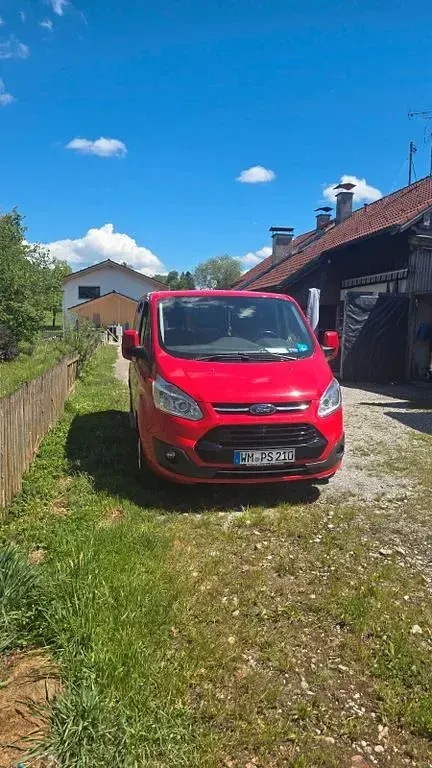 Gebraucht Ford Tourneo 170 PS (125 kW) 2017 Rot Van / Kleinbus