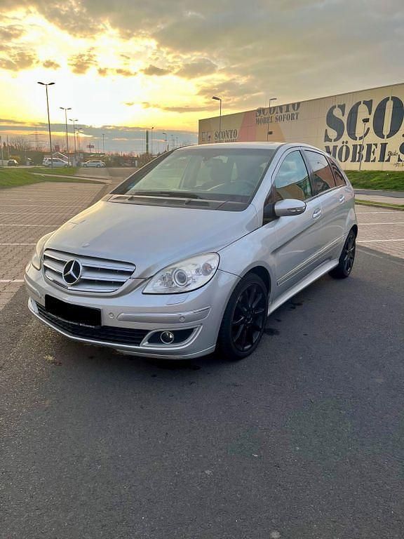 Gebraucht Mercedes B200 136 PS (100 kW) 2007 Silber Van / Kleinbus