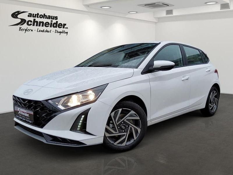 Atlas white Neu 2025 Hyundai i20 Trend Limousine | 21.990 € (Fairer Preis) - Bild 1/4