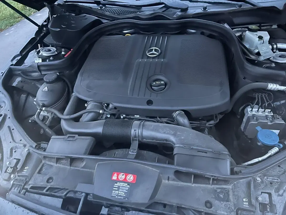 Second-hand Mercedes E220 Elegance 170 CP (125 kW) 2016 Negru Break