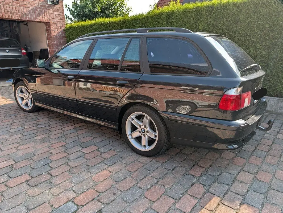 Gebraucht BMW 530 192 PS (141 kW) 2001 Schwarz Kombi