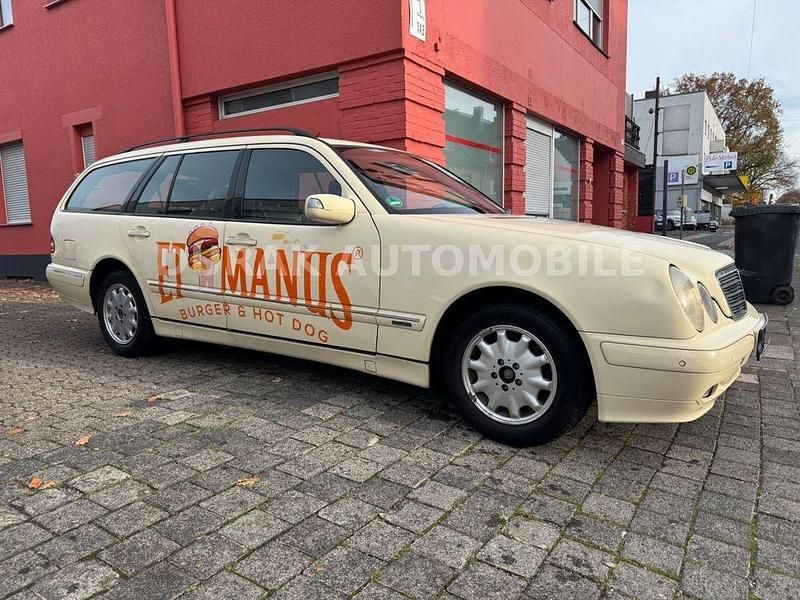 Gebraucht Mercedes E220 Elegance 143 PS (105 kW) 2003 Gelb Kombi