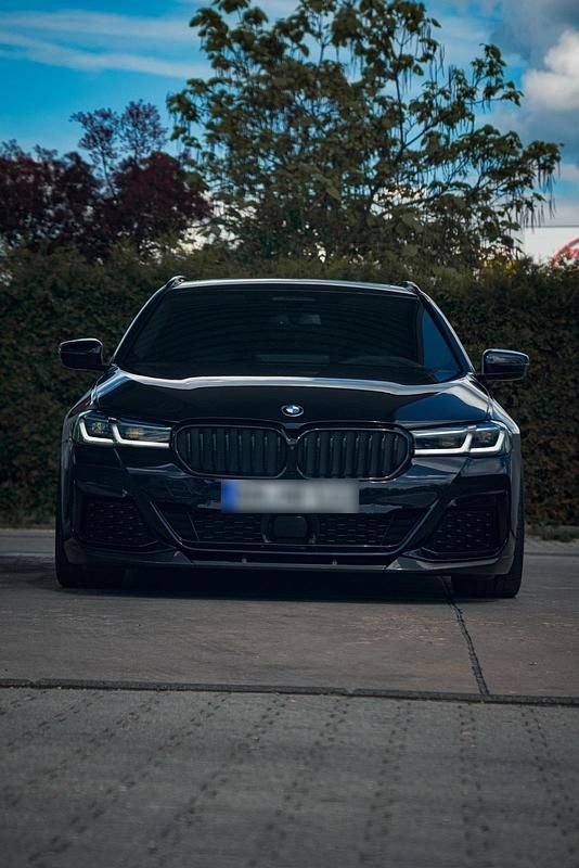 Gebraucht BMW 530 M Performance 286 PS (210 kW) 2021 Schwarz Kombi