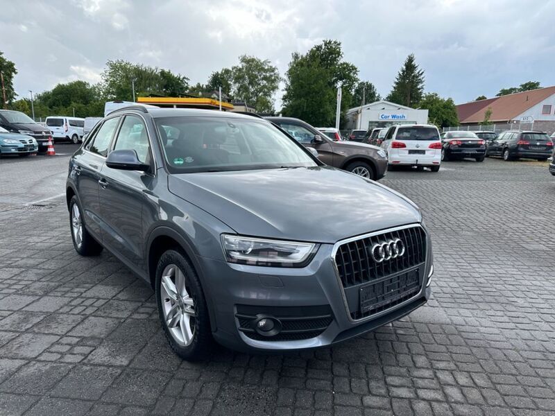 Grau Gebraucht 2012 Audi Q3 Comfort SUV | 10.990 € (Fairer Preis) - Bild 1/4