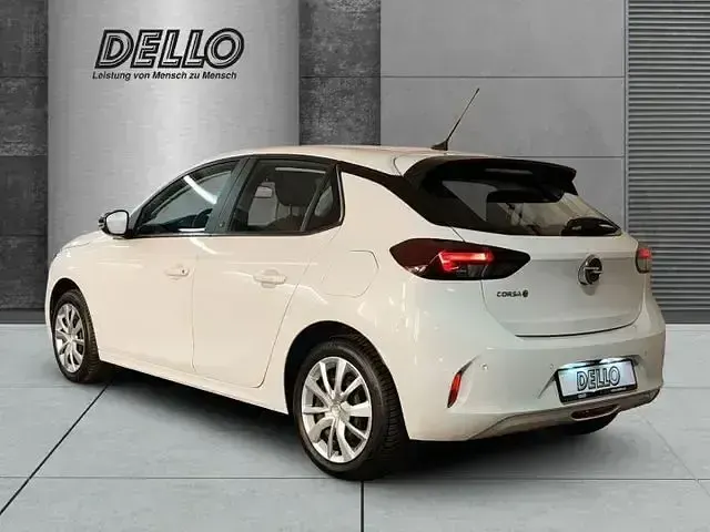 Gebraucht Opel Corsa-e Edition 100 kW (136 PS) 2023 Jade weiss/arktis weiss Kleinwagen