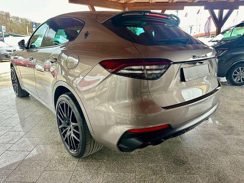 Gebraucht Maserati Levante 430 PS (316 kW) 2022 Grau SUV