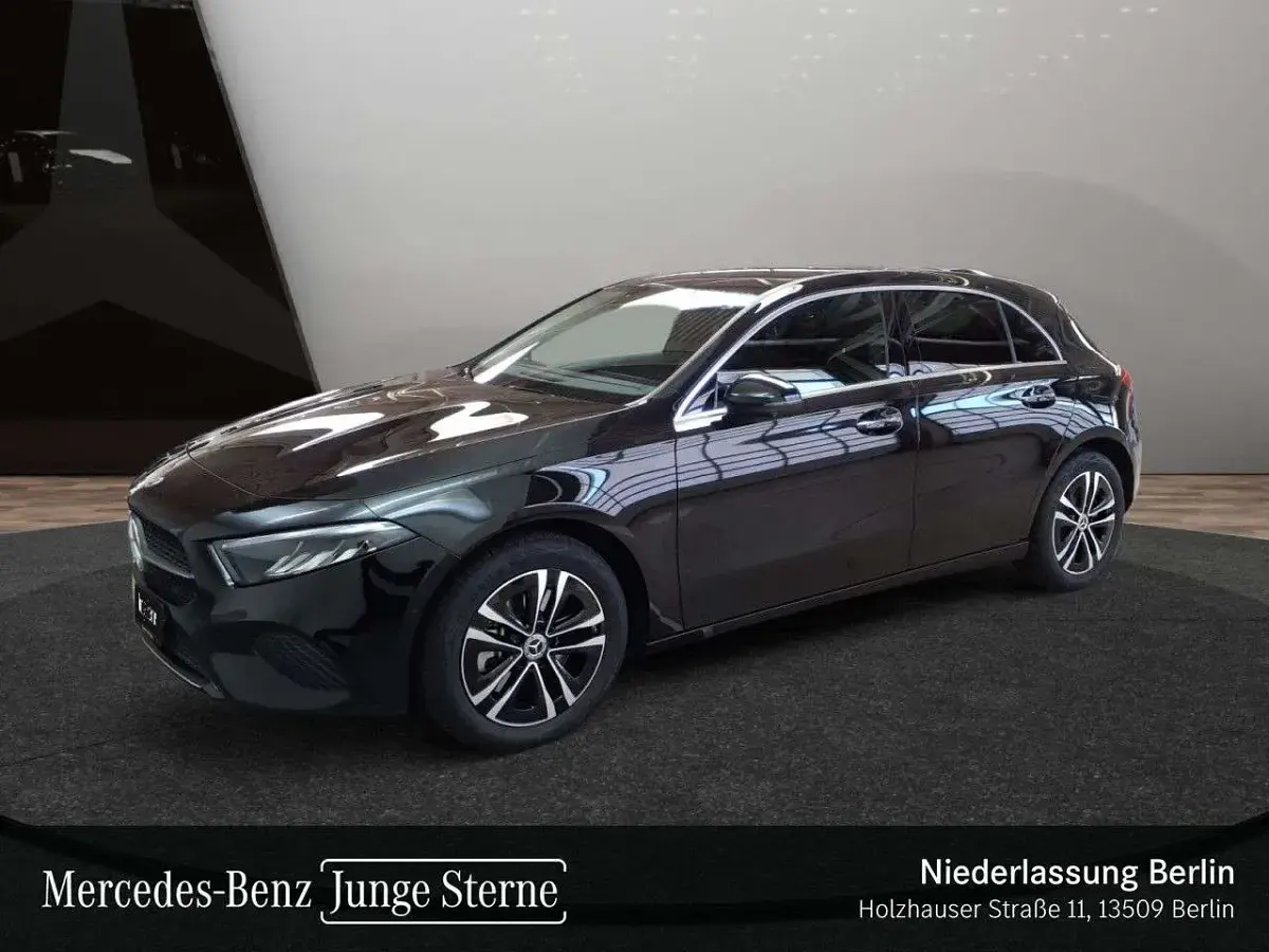 Gebraucht Mercedes A250 Progressive 163 PS (119 kW) 2025 Schwarz Limousine