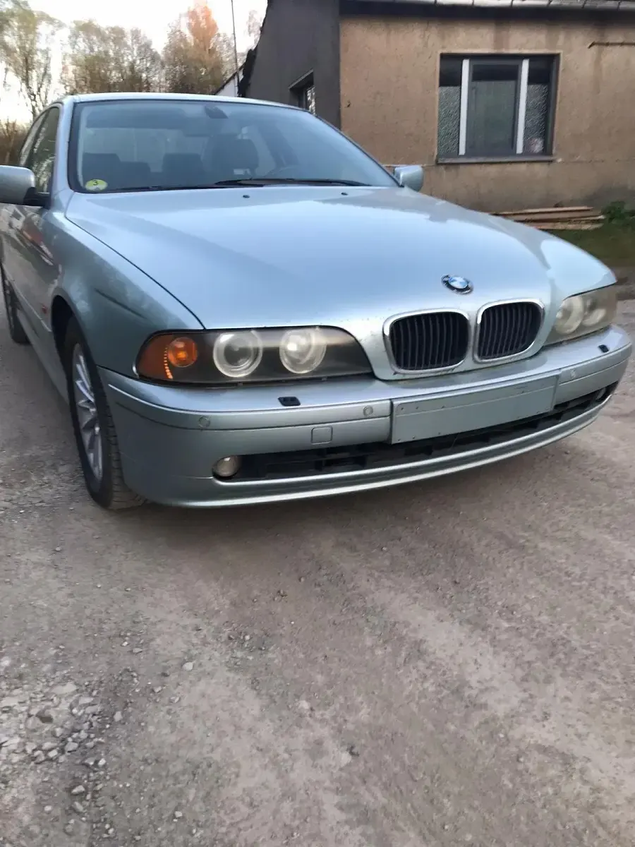 Gebraucht BMW 525 136 PS (100 kW) 2002 Silber Limousine