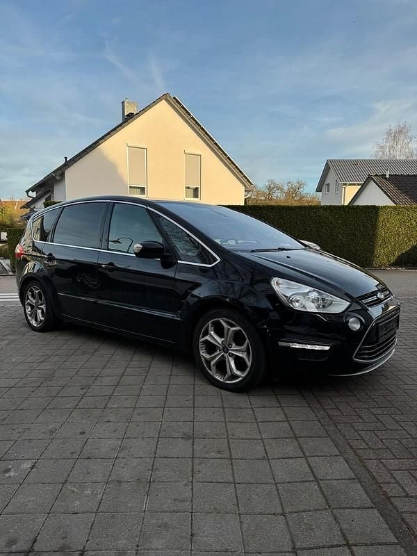 Second-hand Ford S-MAX S 200 CP (147 kW) 2014 Negru Monovolum
