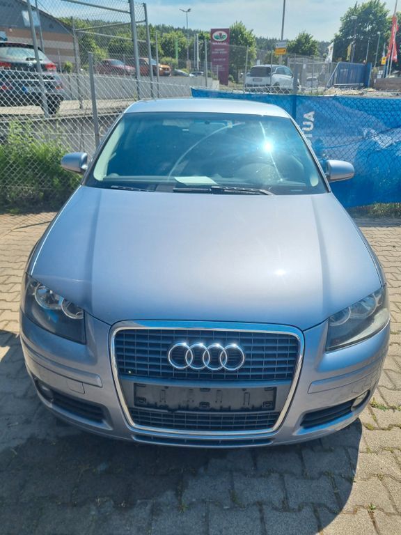 Silber Gebraucht 2005 Audi A3 Ambiente Limousine | 2.550 € (Fairer Preis) - Bild 1/4