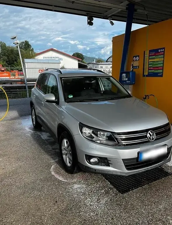 Gebraucht VW Tiguan Trendline 122 PS (89 kW) 2015 Silber SUV