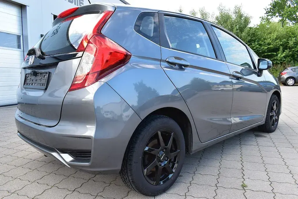 Gebraucht Honda Jazz Trend 102 PS (75 kW) 2018 Grau Kleinwagen