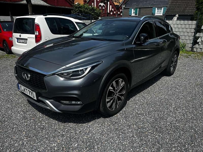 Other Gebraucht 2017 Infiniti Q30 Kleinwagen | 12.900 € (Fairer Preis) - Bild 1/4