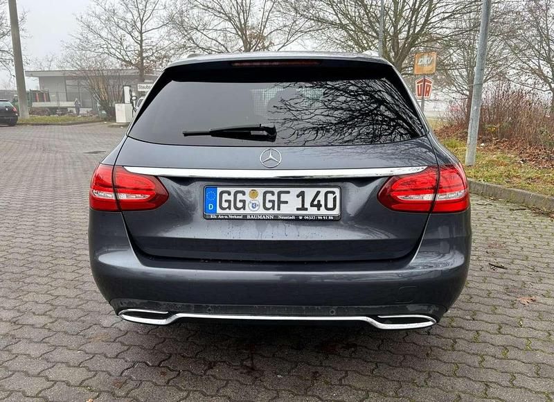 Gebraucht Mercedes C180 156 PS (114 kW) 2015 Grau Kombi