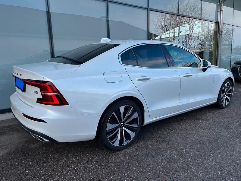 Gebraucht Volvo S60 Inscription 163 PS (119 kW) 2021 Weiß Limousine