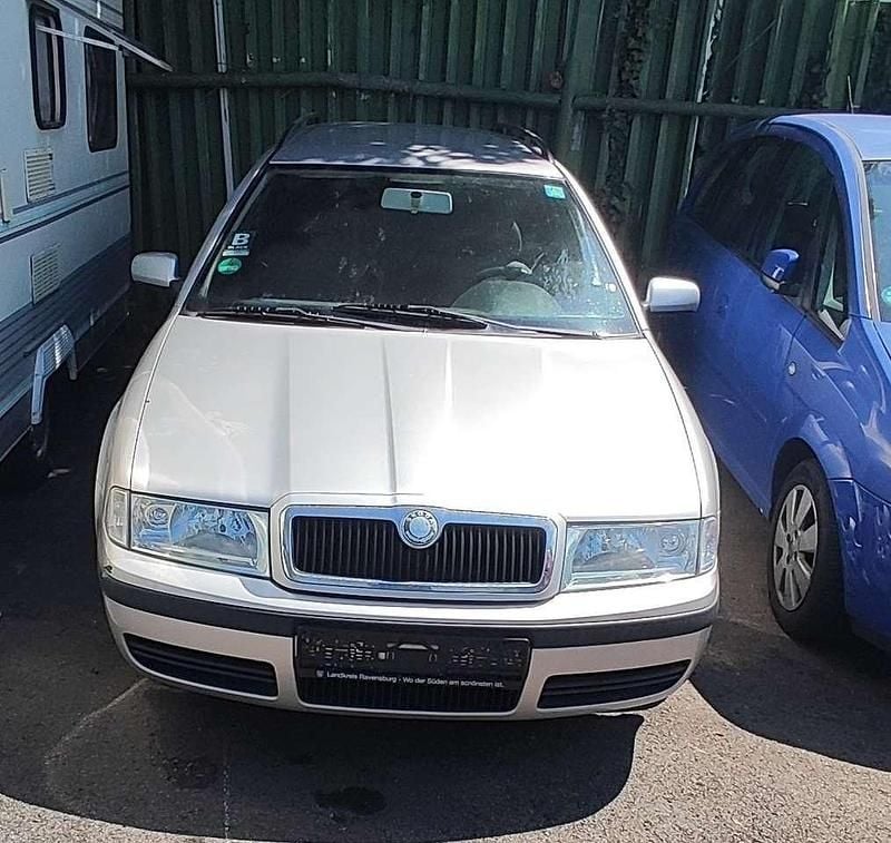 Stribrna diamantsilber Gebraucht 2007 Skoda Octavia Tour Kombi | 1.101 € (Guter Preis) - Bild 1/4