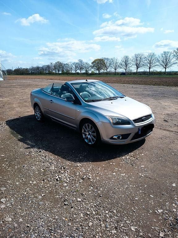Gebraucht Ford Focus Cabriolet Titanium 145 PS (106 kW) 2007 Silber Cabrio
